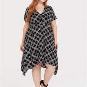 BLACK PLAID CHALLIS SHARKBITE SHIRT DRESS